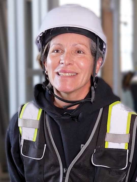 photo-of-Mia-Raybal_glazing-apprentice