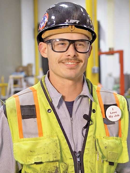 photo-of-William-Hardin_glazing-apprentice-Westsac